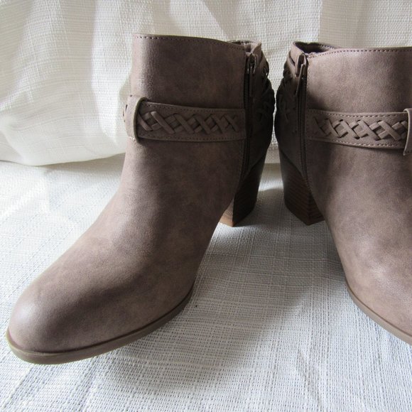 Tan Size 7.5 Ankle Boots - Picture 1 of 5